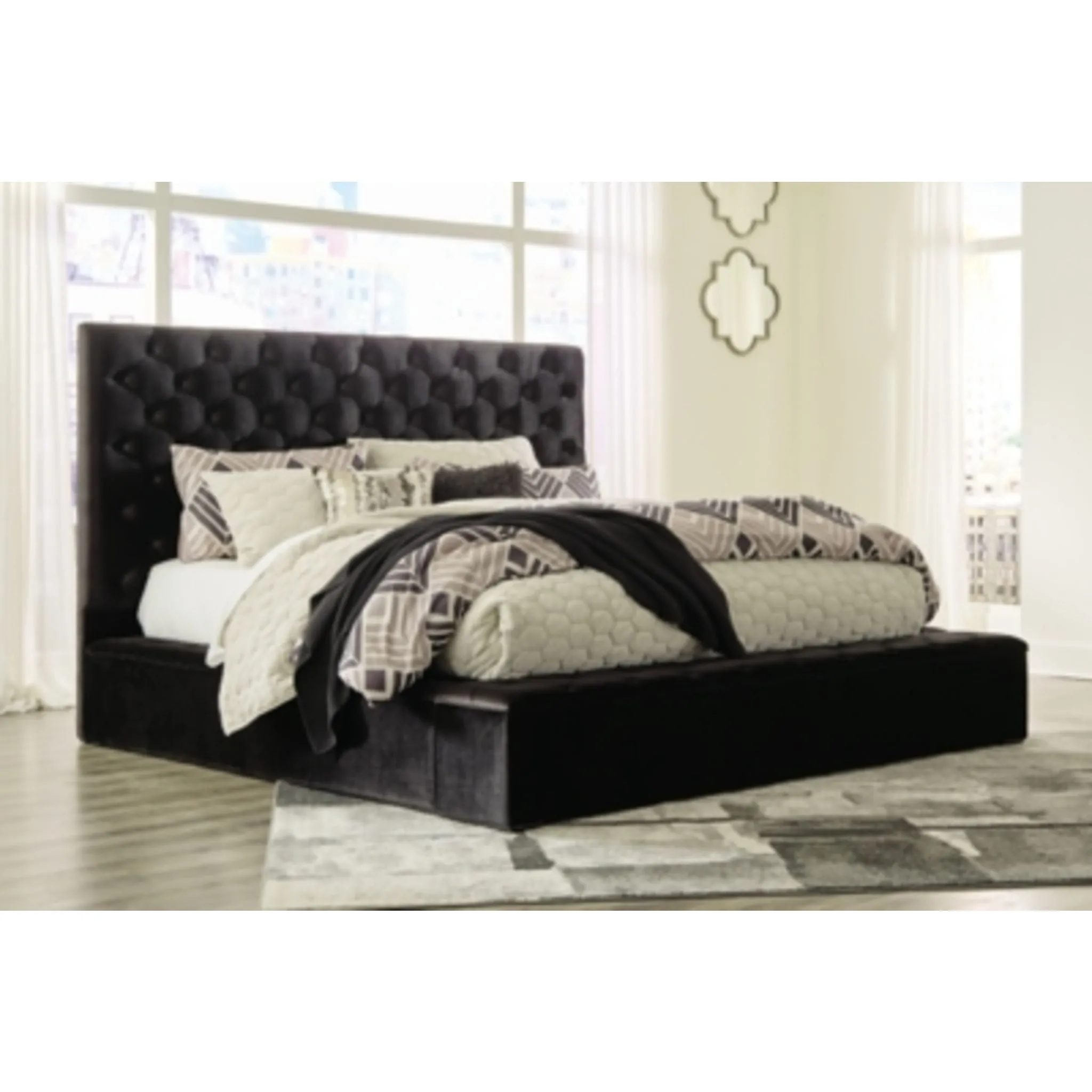 Lindenfield Queen Upholstered Bed